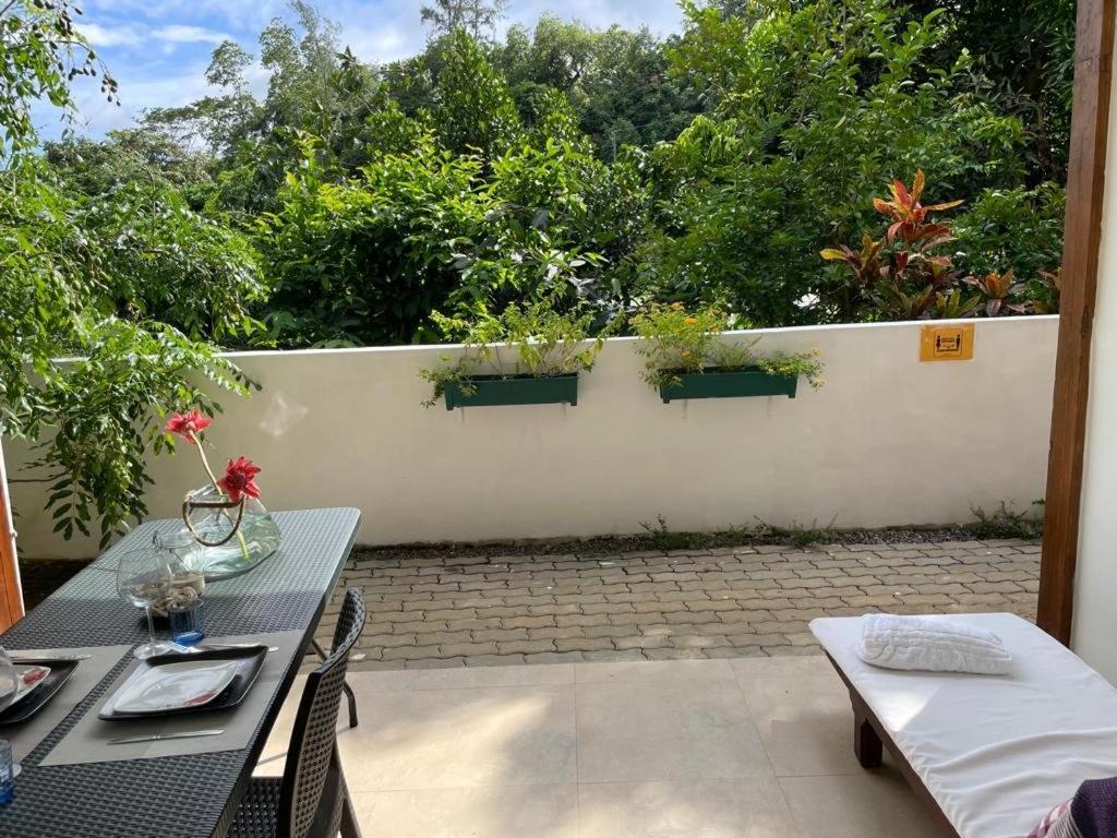 Le Comfort Anse Royale Esterno foto