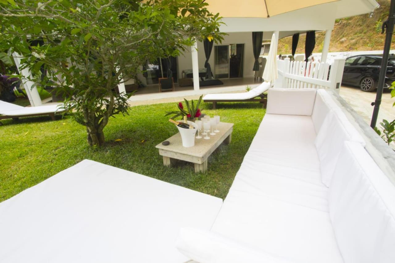 Le Comfort Anse Royale Esterno foto