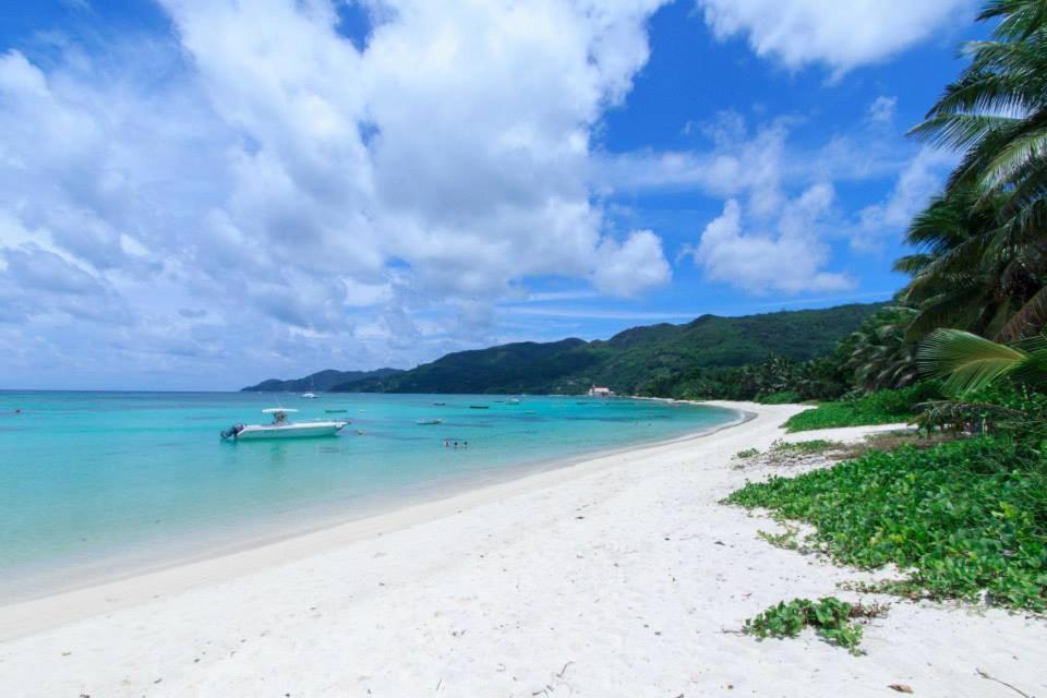 Le Comfort Anse Royale Esterno foto